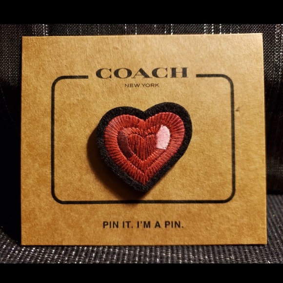 3for30 Coach heart pin soldout retired limited